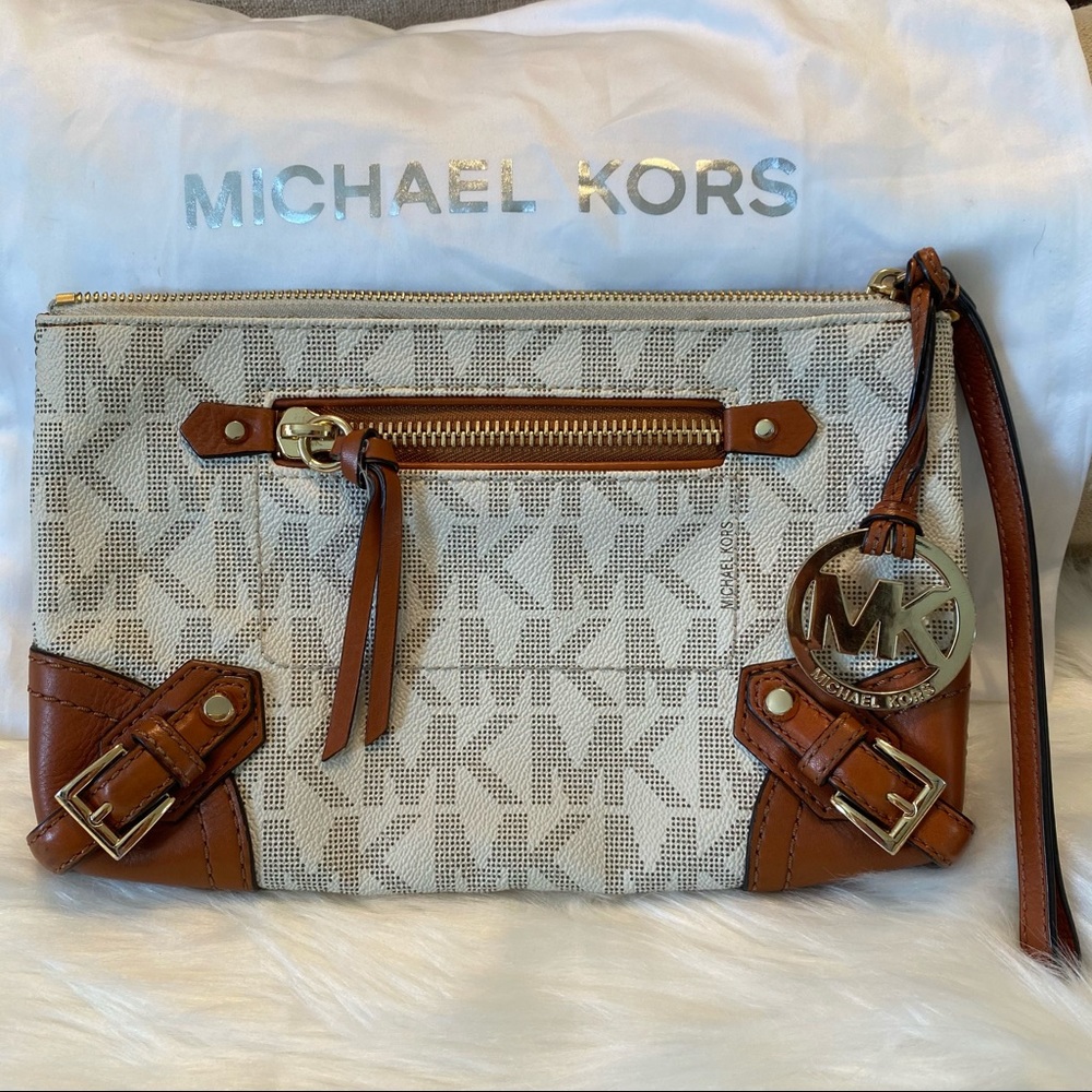 Michael Kors Signature Clutch Wristlet Wallet